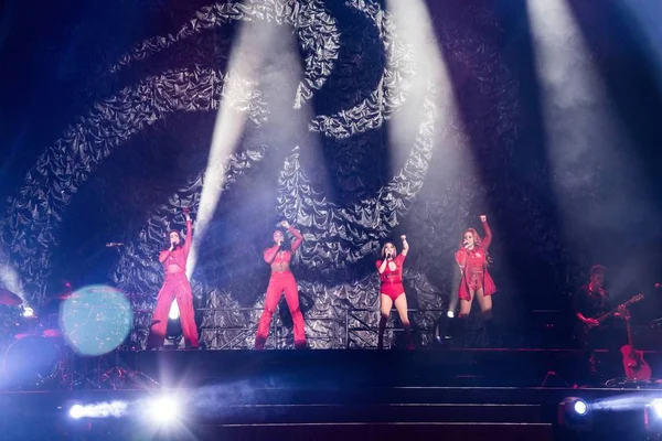 Des Membres Groupe Filles Américain Fifth Harmony Produisent Lors Concert — Photo