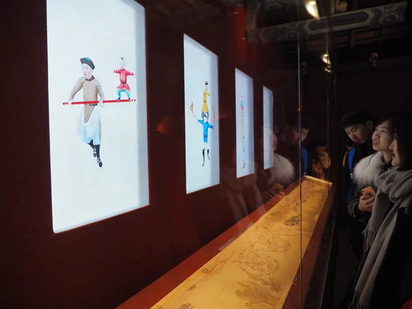 在中国中部湖北省武汉市湖北省博物馆举办的名为 法老的土地 的展览中展出了古埃及的文物 — 图库照片