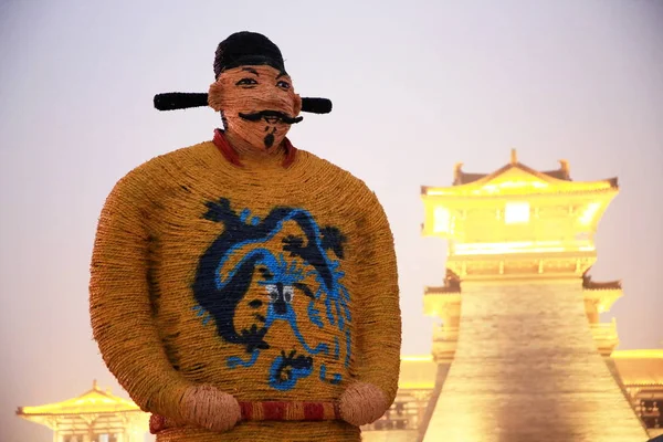 Homme Paille Cinq Mètres Haut Avec Forme Empereur Xuanzong Tang — Photo