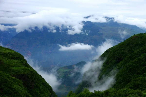 Paisagem Uma Área Montanhosa Aldeia Atuler Condado Zhaojue Província Autônoma — Fotografia de Stock