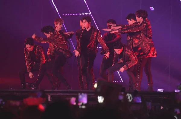 Membros Grupo Masculino Chinês Sul Coreano Exo Apresentam Durante Concerto — Fotografia de Stock