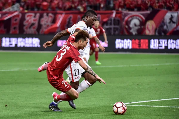 Calciatore Congolese Assani Lukimya Mulongoti Dietro Liaoning Whowin Sfida Huan — Foto Stock