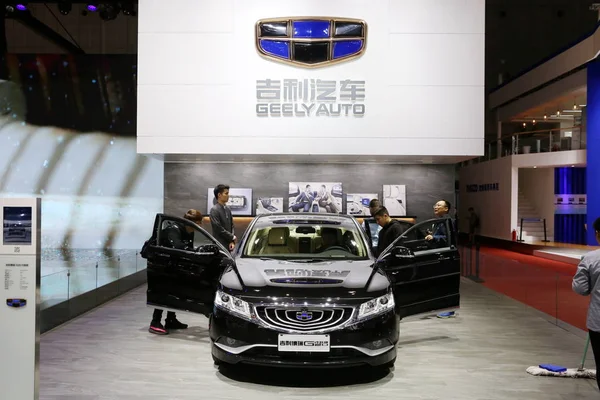 Geely Gc9 Ekranda Shanghai Uluslararası Otomobil Sanayi Fuarı Olarak Bilinen — Stok fotoğraf