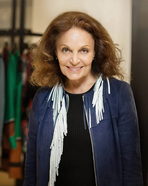 Créatrice Mode Belgo Américaine Diane Von Furstenberg Pose Pour Des — Photo