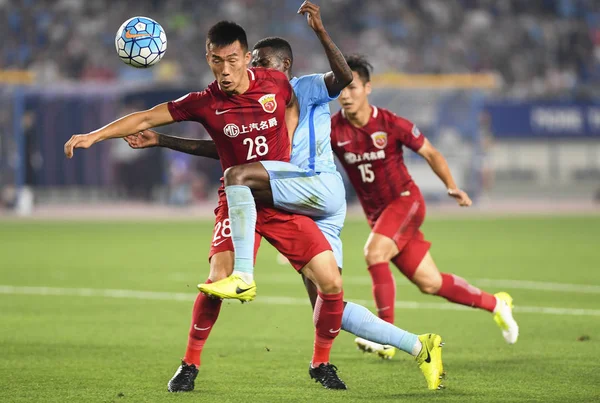 Brazylijski Piłkarz Ramires Centrum Jiangsu Suning Kwestionuje Guan Shanghai Sipg — Zdjęcie stockowe