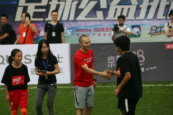 Calciatore Spagnolo Andres Iniesta Rosso Partecipa Evento Commerciale Chongqing Cina — Foto Stock