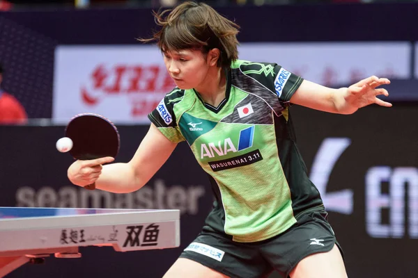 日本のほのか橋本戻りますショット朱中国苓女子シングルスの最初のラウンドの試合で シーマスター 2017 Ittf ワールド ツアー プラチナ中国オープン時成都市 中国南西部の四川省 2017 — ストック写真