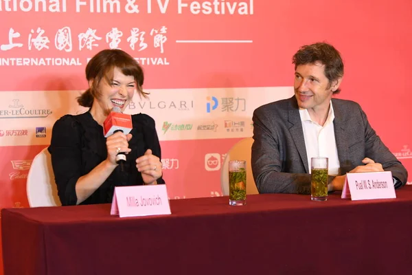 미국의 요보비치 그리고 그녀의 앤더슨 상하이 영화제 상하이 중국에 2017 — 스톡 사진