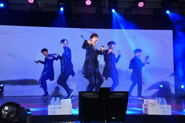 Mitglieder Der Südkoreanischen Boygroup Vixx Treten Während Einer Werbeveranstaltung Für — Stockfoto