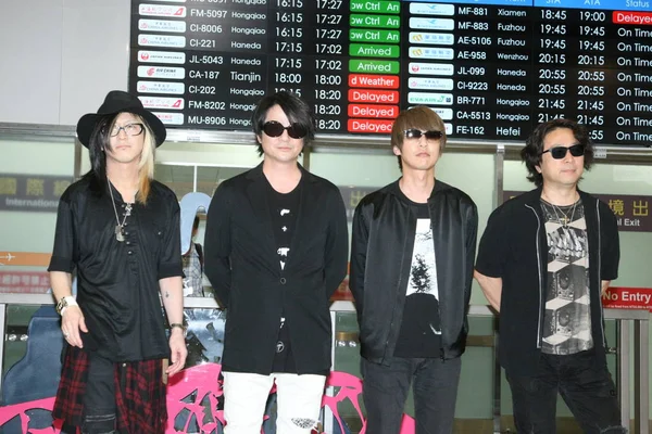 Membros Banda Rock Japonesa Glay Posam Depois Chegar Aeroporto Taipei — Fotografia de Stock