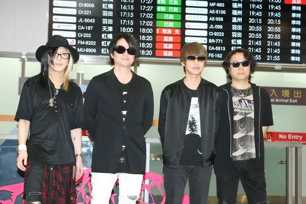 Příslušníci Japonské Rockové Skupiny Glay Představujete Příchodu Letiště Taipei Tchaj — Stock fotografie