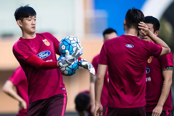 Pemain Tim Nasional Sepak Bola Tiongkok Mengambil Bagian Dalam Sesi — Stok Foto