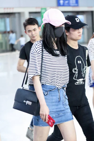 Chinese Actress Yang Pictured Beijing Capital International Airport Beijing China — Stock Photo, Image