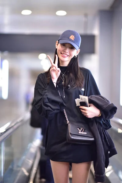 Modelo Chinês Mengyao Mais Conhecido Como Ming Posa Aeroporto Internacional — Fotografia de Stock