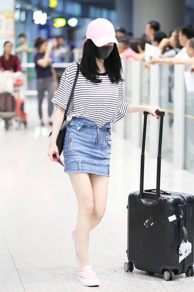 Chinese Actrice Yang Afgebeeld Beijing Capital International Airport Beijing China — Stockfoto