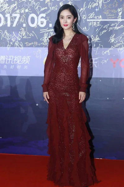 Aktris Cina Yang Tiba Karpet Merah Untuk Malam Gala Jackie — Stok Foto