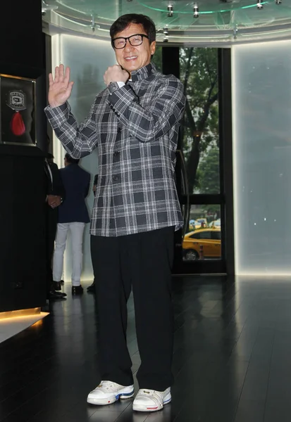 Hong Kong Kungfu Stjärna Jackie Chan Utgör Öppningsceremonin För Boutique — Stockfoto