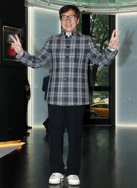 Hong Kong Kungfu Star Jackie Chan Poses Opening Ceremony Boutique — Stock Photo, Image