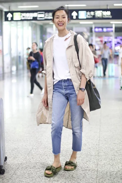 Chinese Model Liu Wen Pictured Shanghai Hongqiao International Airport Shanghai — Stock Photo, Image