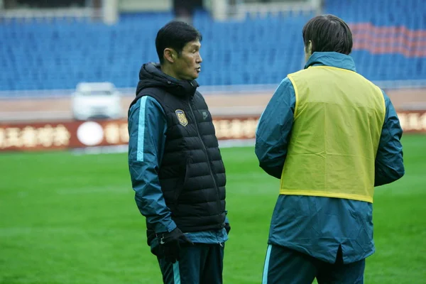 Hoofdcoach Choi Yong Soo Links Van Jiangsu Suning Neemt Deel — Stockfoto