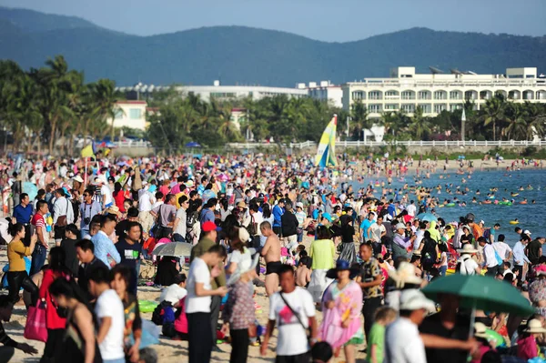 Turistas Amontonan Balneario Durante Festival Primavera Año Nuevo Chino Año — Foto de Stock