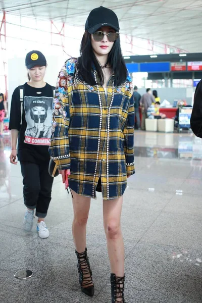 Chinese Actrice Yang Afgebeeld Beijing Capital International Airport Beijing China — Stockfoto