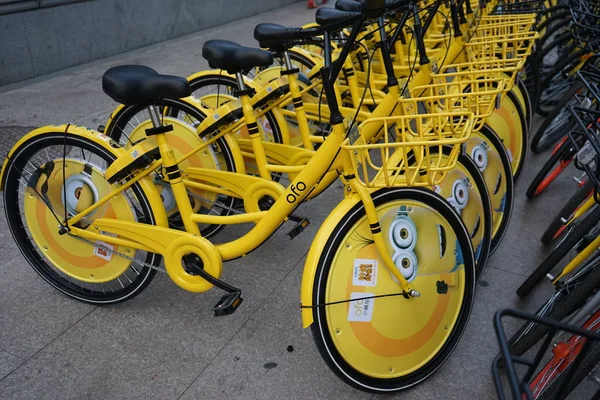 Fietsen Van Chinese Fiets Sharing Dienst Ofo Met Universal Weinig — Stockfoto