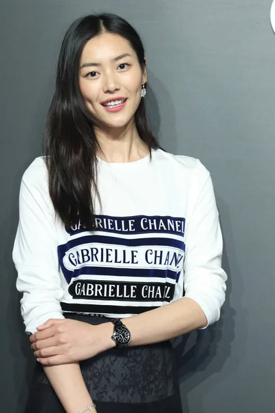 Kinesiska Modell Liu Wen Poserar Chanel J12 Fest Shanghai Kina — Stockfoto