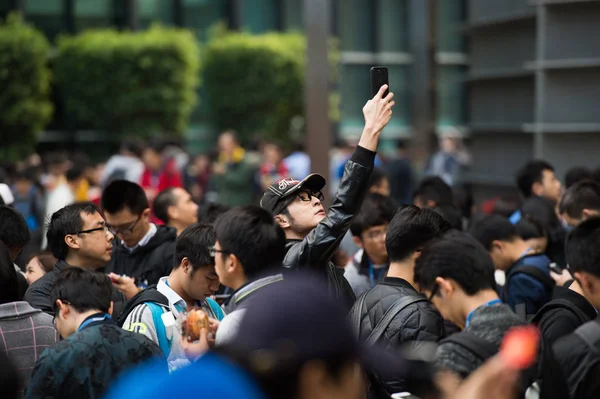 Les Employés Géant Chinois Internet Tencent Font Queue Pour Obtenir — Photo