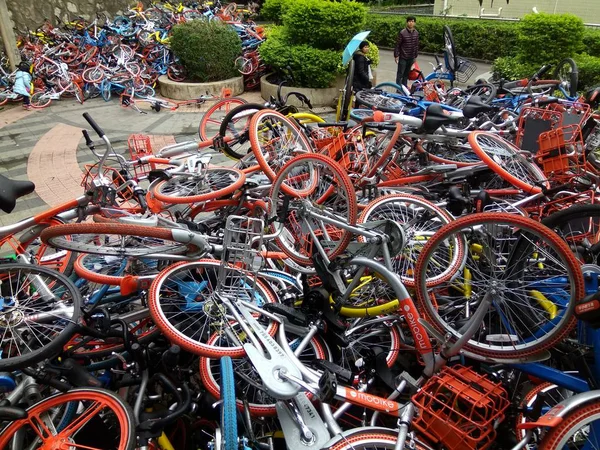 Des Vélos Endommagés Des Services Chinois Partage Vélos Mobike Orange — Photo