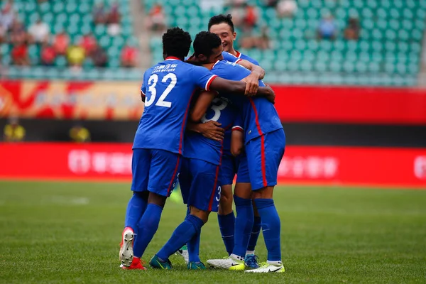 Players Chongqing Dangdai Lifan Celebrate Scoring Goal Yanbian Funde 16Th — Stock Photo, Image