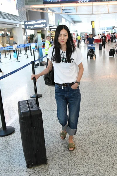 Chinese Model Liu Wen Pictured Shanghai Hongqiao International Airport Shanghai — Stock Photo, Image