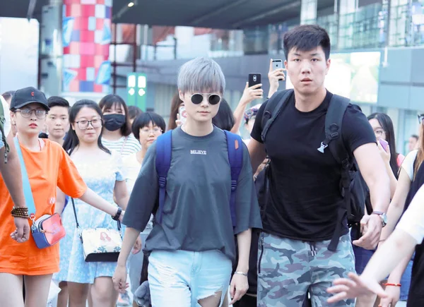 Kinesisk Sångerska Yuchun Avbildas Beijing Capital International Airport Beijing Kina — Stockfoto