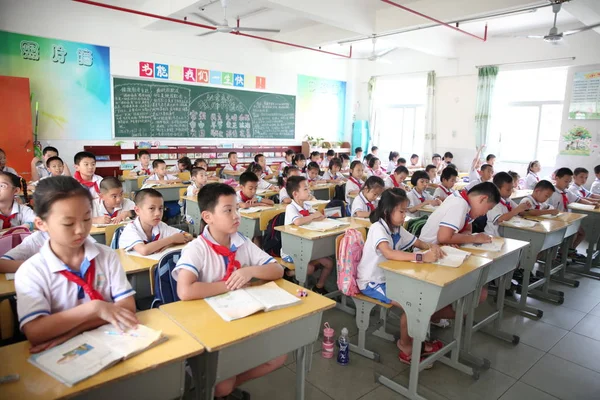 Alunos Frequentam Aulas Escola Primária Haikou Yingcai Cidade Haikou Província — Fotografia de Stock
