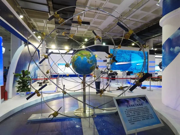 Modelo Sistema Navegação Por Satélite Beidou China Está Exibição Durante — Fotografia de Stock