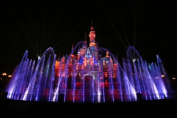 Castello Disney Illuminato Nella Shanghai Disneyland Durante Prima Cerimonia Anniversario — Foto Stock