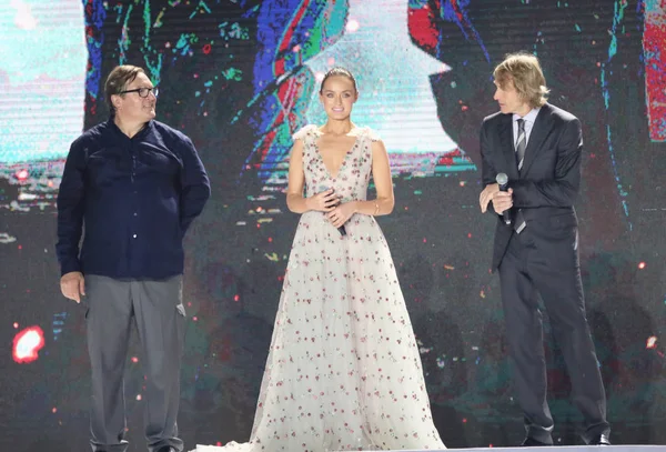 Aktris Inggris Laura Haddock Tengah Dan Direktur Amerika Michael Bay — Stok Foto