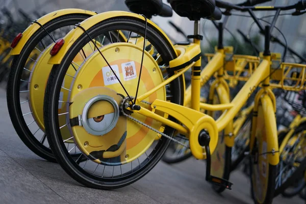 Datei Minions Thematische Fahrräder Des Chinesischen Fahrrad Sharing Dienstes Der — Stockfoto