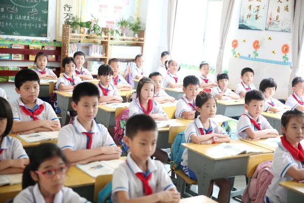 Alunos Frequentam Aulas Escola Primária Haikou Yingcai Cidade Haikou Província — Fotografia de Stock