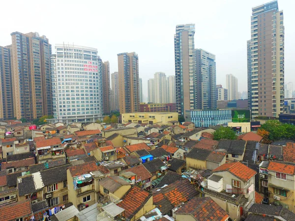 Una Vista Aérea Una Favela Con Casas Antiguas Junto Grupos — Foto de Stock