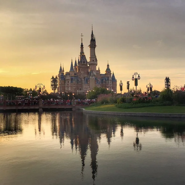 Pohled Hrad Disney Během Prvního Výročí Oslavu Obřadu Šanghaji Disneyland — Stock fotografie