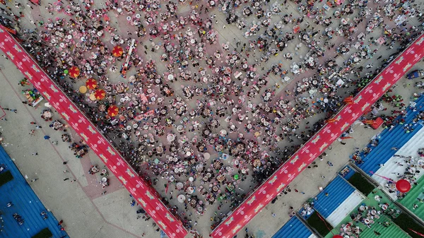 Vista Aérea Mais 000 Residentes Turistas Locais Durante Banquete Lagostins — Fotografia de Stock