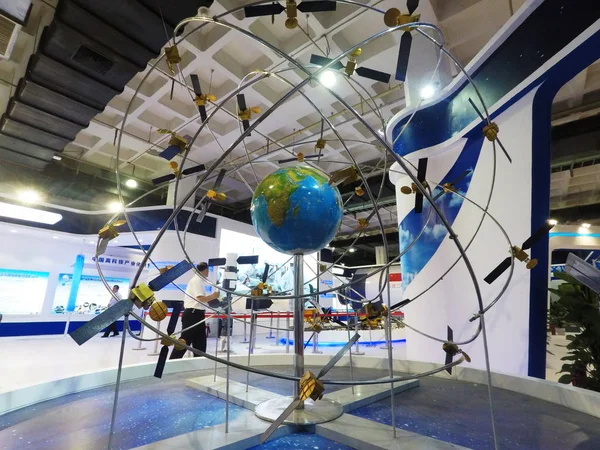 Modelo Del Sistema Navegación Por Satélite Beidou China Está Exhibición — Foto de Stock