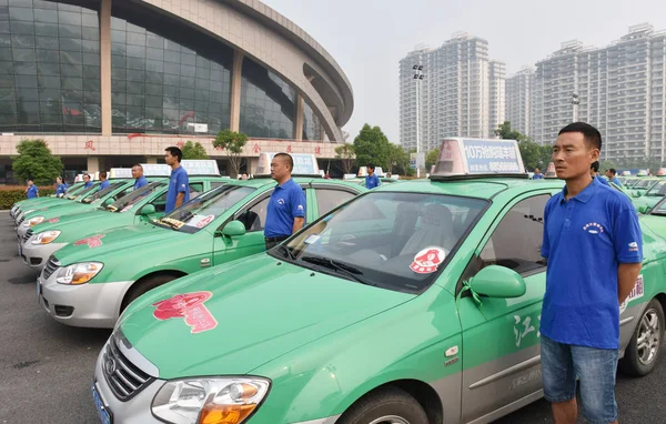 Conductores Chinos Total 180 Taxis Coches Privados Asisten Ceremonia Lanzamiento — Foto de Stock