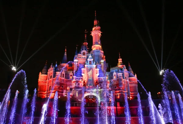 Castelo Disney Iluminado Disneylândia Xangai Durante Cerimônia Celebração Primeiro Aniversário — Fotografia de Stock