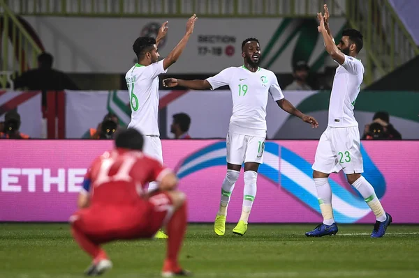 2019年1月8日 在阿拉伯联合酋长国阿布扎比举行的 Afc 亚洲杯 组比赛中 沙特阿拉伯国家足球队的球员在与朝鲜国家足球队的比赛中进球后庆祝 — 图库照片