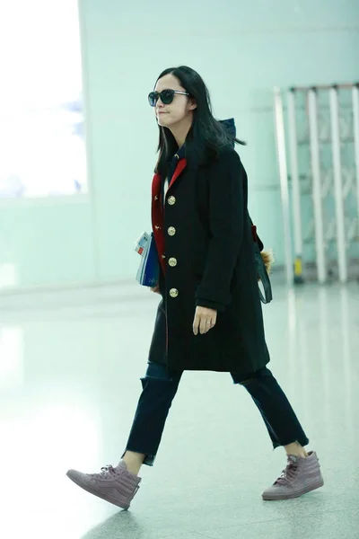 Chińska Aktorka Yao Chen Jest Zdjęciu Beijing Capital International Airport — Zdjęcie stockowe