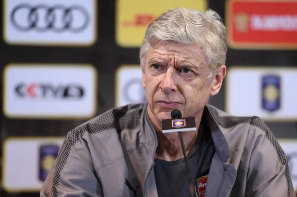 Allenatore Arsene Wenger Dell Arsenal Partecipa Una Conferenza Stampa Partita — Foto Stock