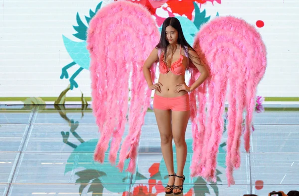 Model Displays Victoria Secret Style Lingerie Fashion Show Shopping Mall — Stock Photo, Image