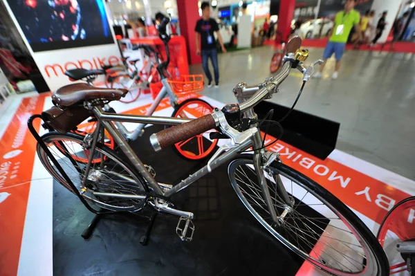Novo Conceito Bicicleta Móvel Serviço Compartilhamento Bicicletas Chinês Mobike Está — Fotografia de Stock